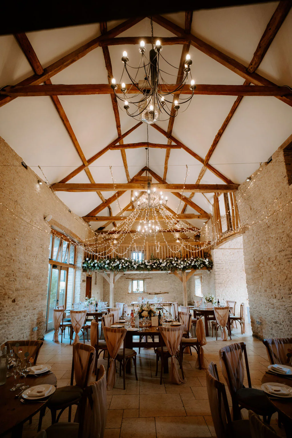 The Kingscote Barn Tetbury champagne drinks reception